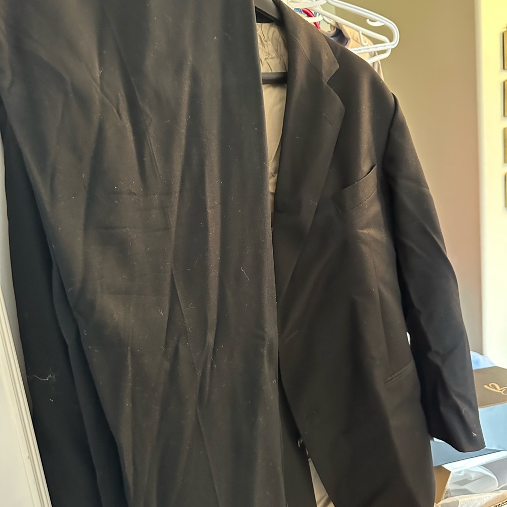 Classic Black Suit Jacket for Formal Occasions
